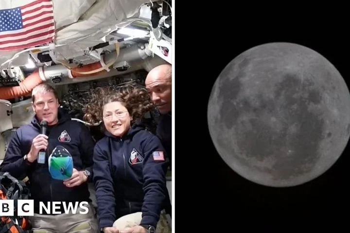 Artemis II crew see first glimpse of far side of Moon [video]