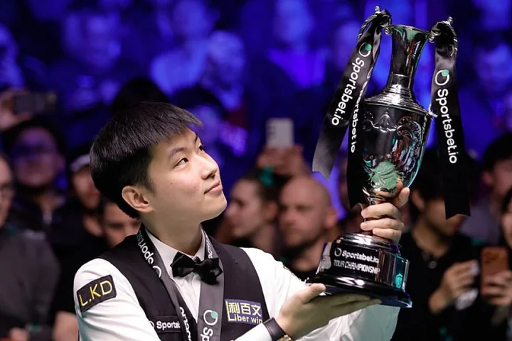 Zhao Xintong waltzes to snooker history now faces weight of the past at World Championship