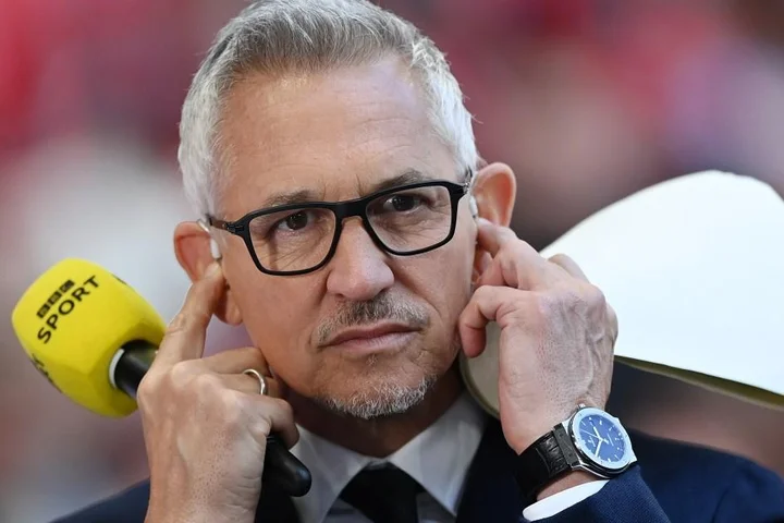 Gary Lineker defends Chelsea star and disagrees with ‘odd’ Liam Rosenior decision