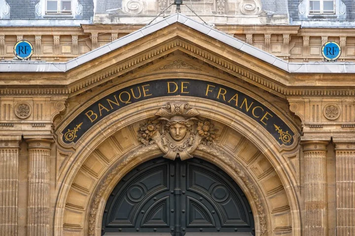 France pulls last gold held in US for $15B gain