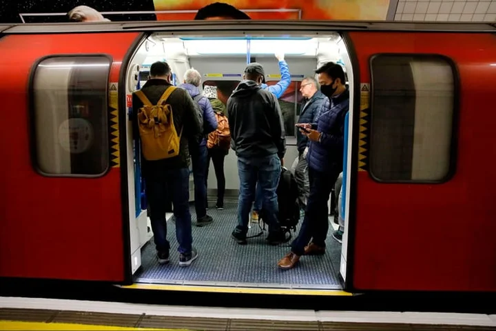 Severe delays hit Elizabeth line and parts of Tube network during morning commute