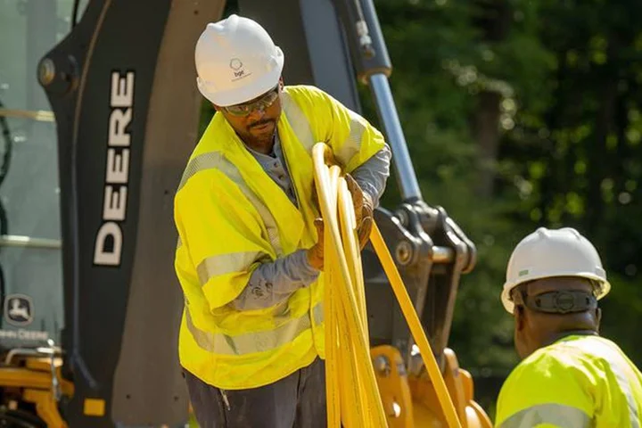 California advocates insist on raising minimum wage to $30 despite research showing 'negative outcomes'