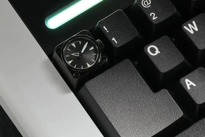 Here's a keycap that's also a watch, for the discerning gamer