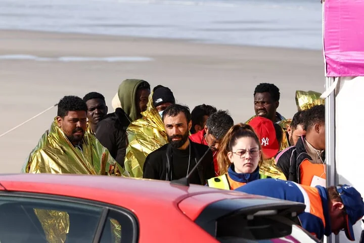 Two women and two men die as they are swept away by strong currents after small boat sinks in the Channel