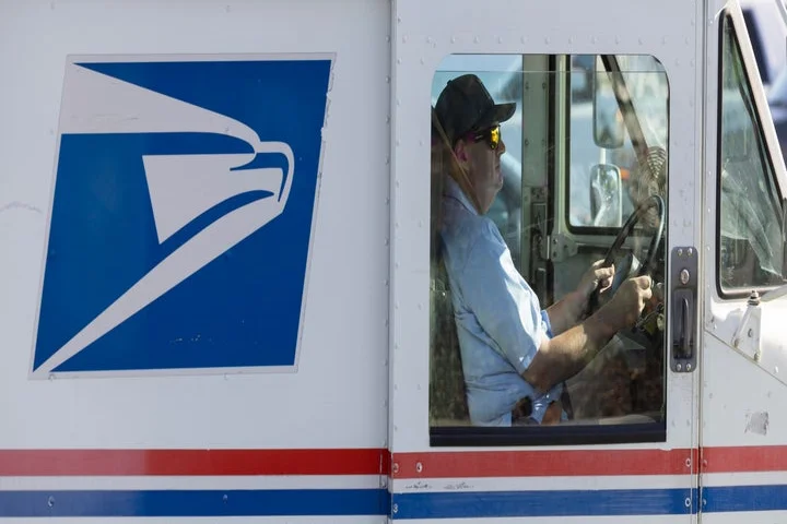 USPS halts contributions to pension plan after warning of "cash crisis"