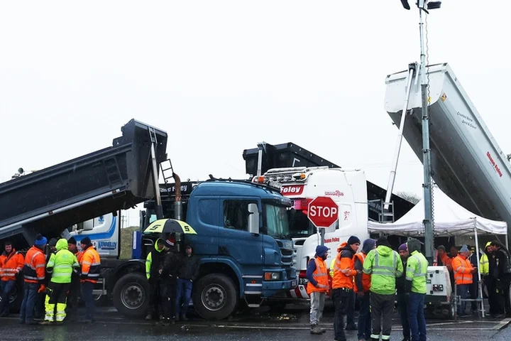 Five fuel trucks pass blockade at Foynes port
