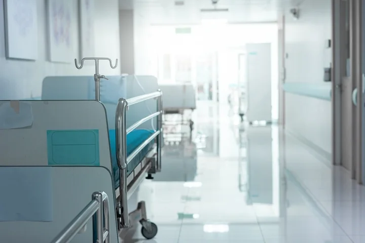 10,000 more people on public hospital waiting lists