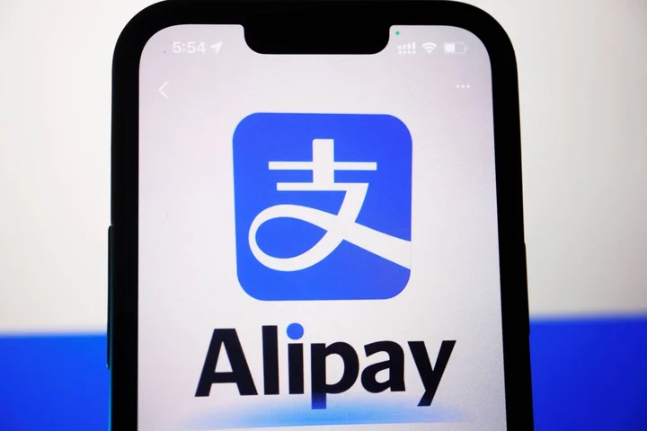 Chinese payment apps raise questions in Japan
