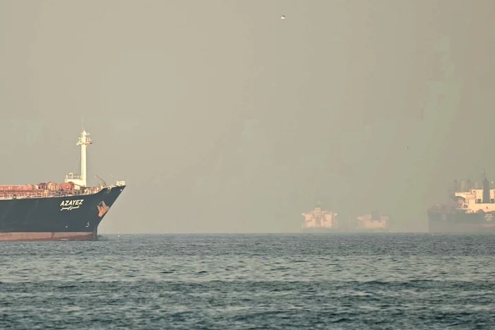 Oil set for largest weekly loss in 10 months on ceasefire