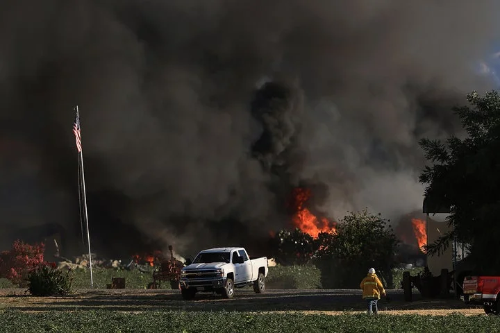 7 arrested in a Northern California fireworks warehouse blast that killed 7 and injured 2