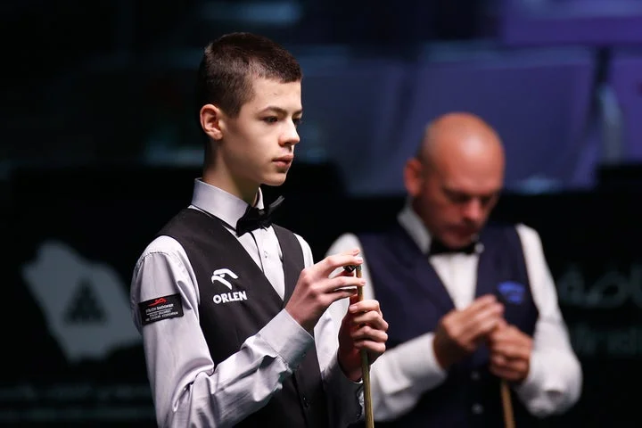 Snooker prodigy, 15, moves step closer to historic World Championship spot