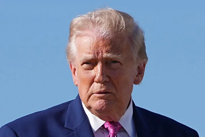 US war latest: Trump threatens to ‘finish’ war if peace talks fail as negotiators arrive in Pakistan