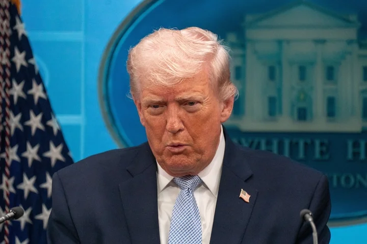 Trump's Iran post triggers new calls for removal