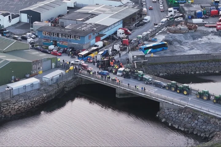 Blockades at key fuel facilities, gridlock on the roads