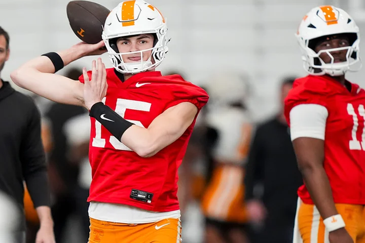 QB competition, revamped defense in spotlight for Tennessee during Orange and White spring game