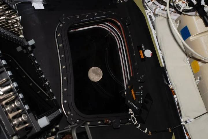 Artemis II Astronauts Safely Return to Earth After Historic Flight Around the Moon