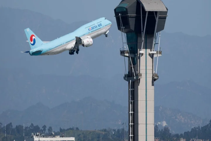 U.S. faces an air traffic controller shortage. It's turning to gamers for help.