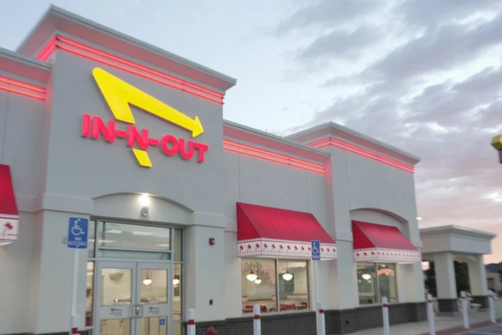 In-N-Out CEO Shares Why the Fast Food Chain Will Never Offer Mobile Ordering or App-Based Pickup