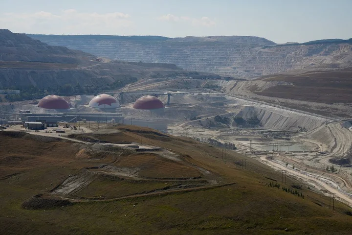 B.C. loses more jobs in March, unemployment rate highest in a decade
