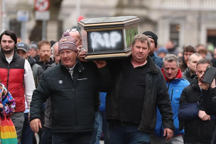 Cost talks to resume