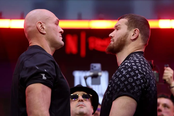 Start time, undercard, fight updates and results tonight