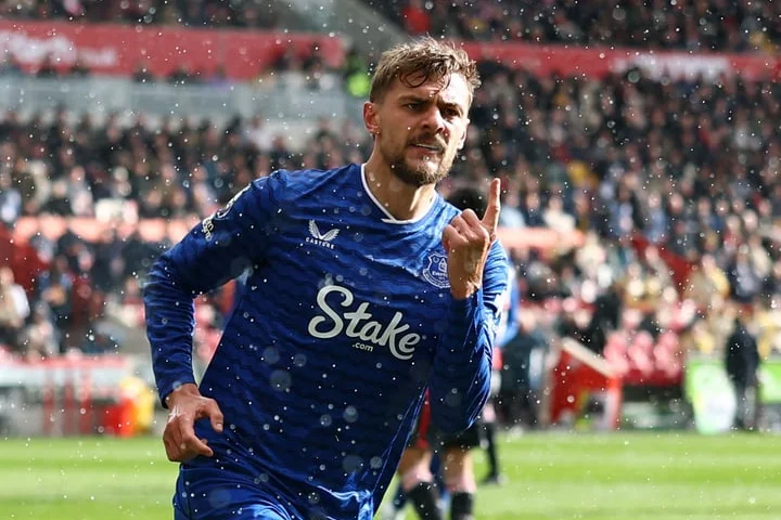 Brentford 2-2 Everton: Kiernan Dewsbury-Hall strikes late as Toffees nick draw after Igor Thiago brace