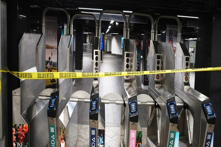 Man with machete fatally shot at Grand Central after slashing attack, NYPD says