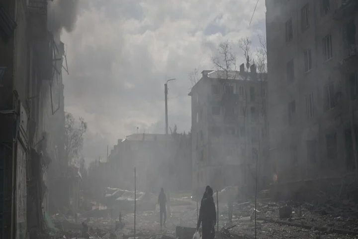 Russian drone strikes kill 2 in Ukraine ahead of holiday ceasefire