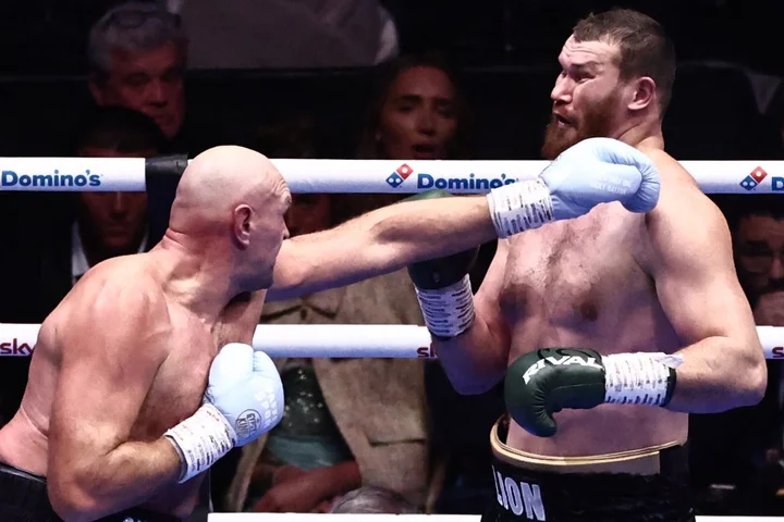 Fury beats Makhmudov in heavyweight boxing comeback, then calls out Joshua