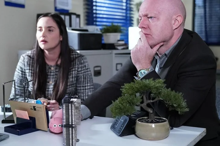 Max strikes risky deal with Lauren which could cost him a lot in EastEnders