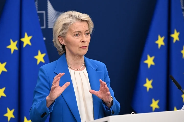 EU warns on Hormuz as US blockade threat grows