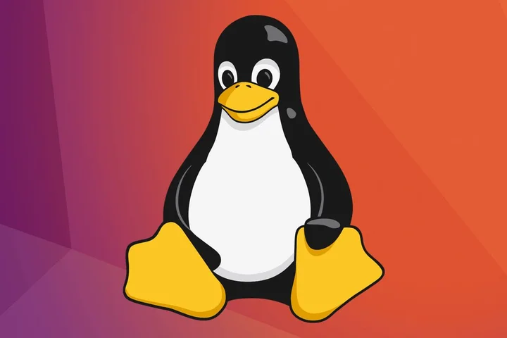 These custom Linux lock screens styled after Minecraft, NieR Automata, and Genshin Impact are single-handedly eroding my loyalty to Windows