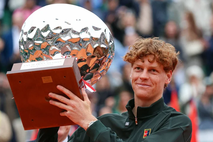Jannik Sinner tops Carlos Alcaraz in Monte Carlo final to secure return to No. 1