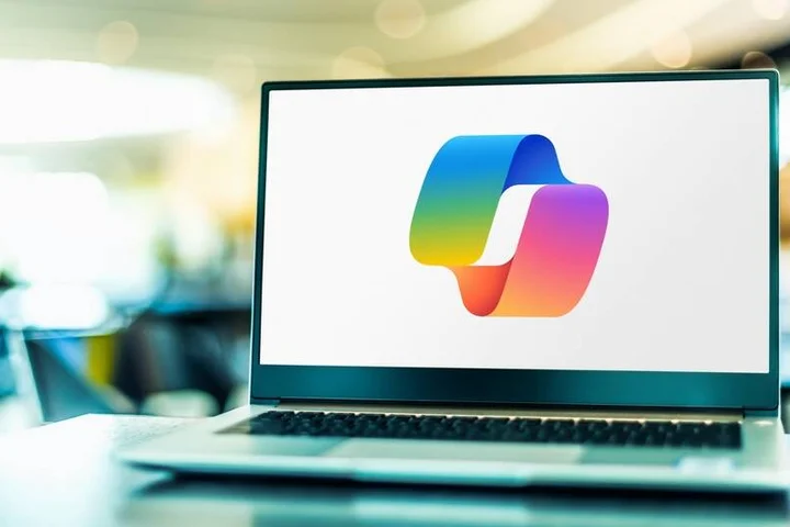 Notepad sheds Copilot from toolbar as Microsoft gives subtlety a try