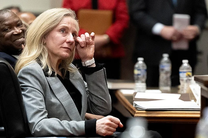 WATCH: Spanberger knocked for ‘bait and switch’ hypocrisy as popularity plummets amid redistricting fiasco