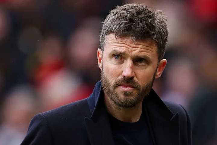 Michael Carrick drops hint over new contract for Manchester United star