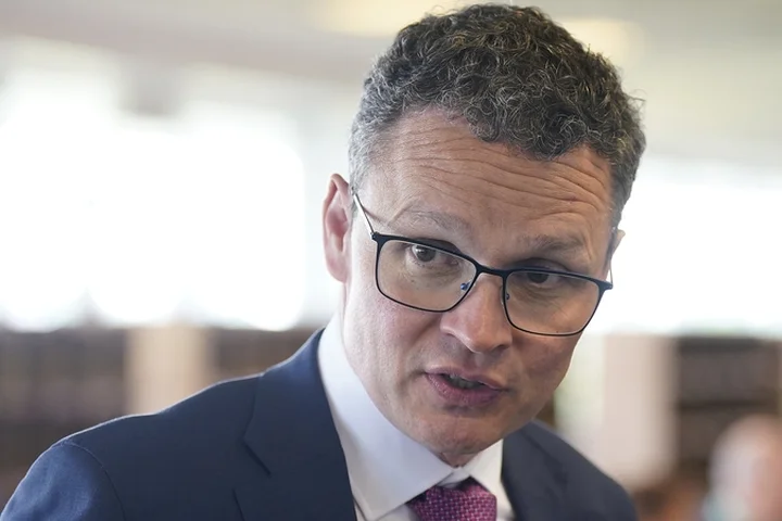 Minister to ask media watchdog to review protest coverage