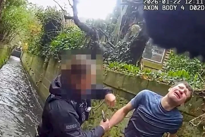 Shocking moment fleeing thief wails as he's bitten by police dog
