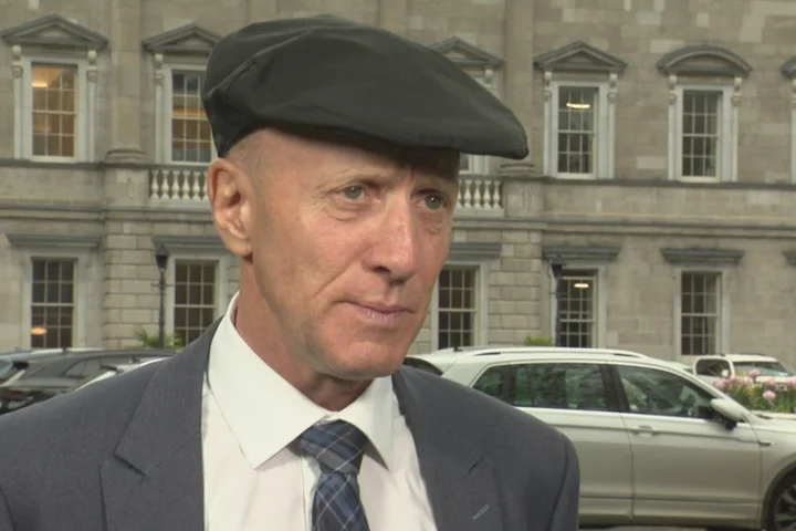 Rae resigns as Govt 'let the people' down