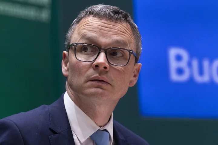 Minister no longer seeking review of protest coverage