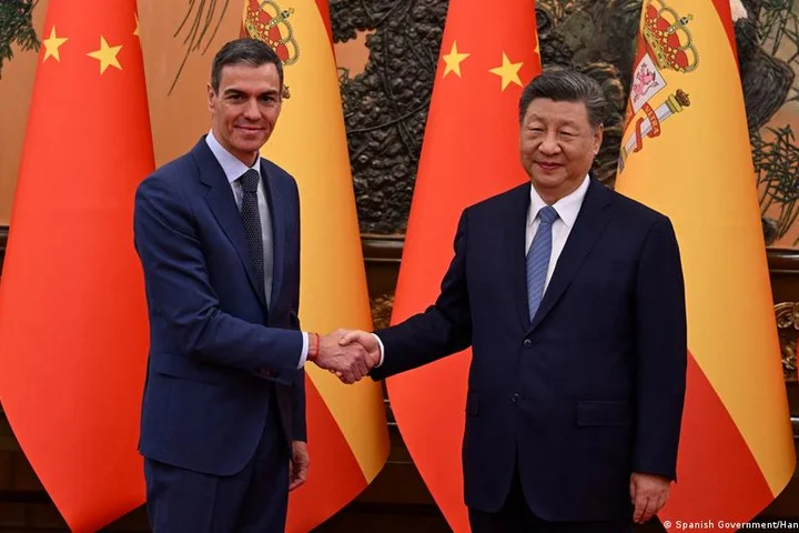 Spanish premier calls for a stronger bond between China and EU on Beijing trip