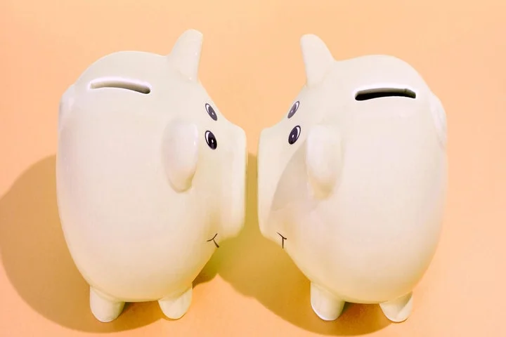 CDs vs. high-yield savings accounts: Which is better with inflation rising again?