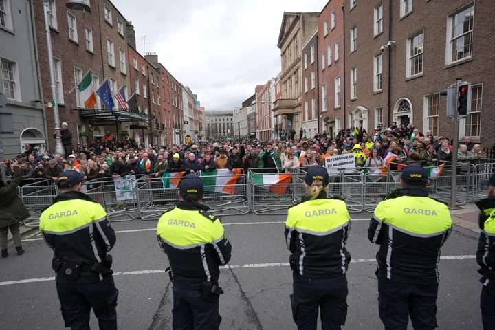 Government survives confidence vote as opposition TDs blast protests response