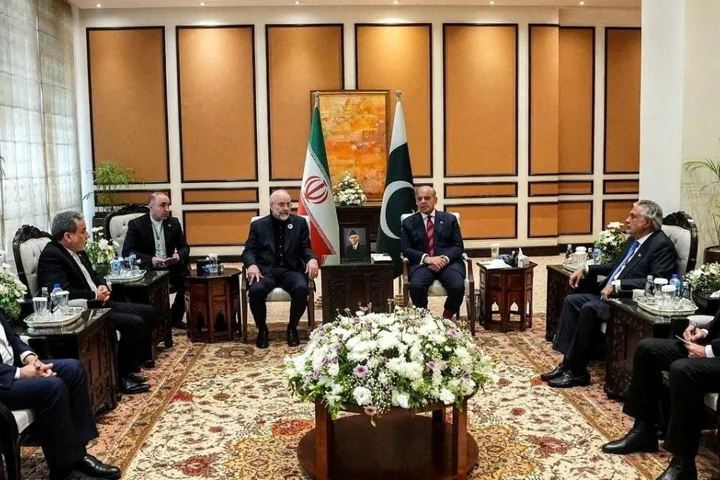 Sharif pushing for further negotiations