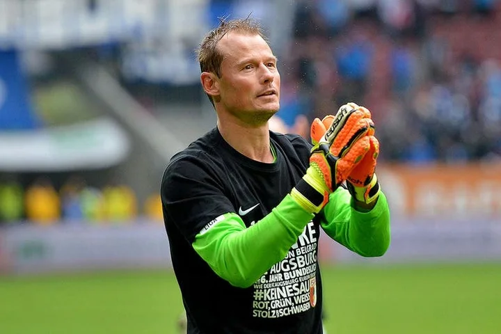 Former Arsenal goalkeeper Alex Manninger dead at 48 after car struck by train at railroad crossing