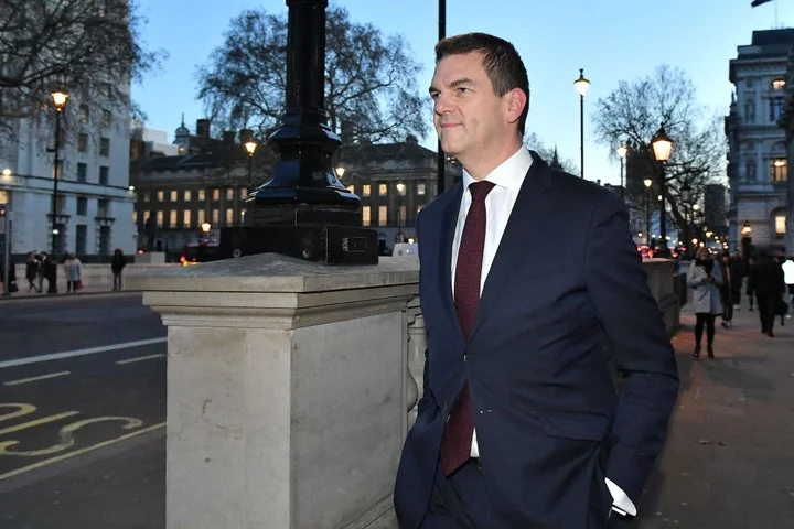 Foreign Office chief Olly Robbins to leave role after Mandelson vetting row