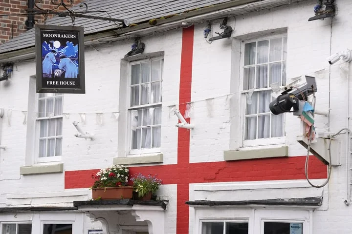 Consent granted for England flag painted across Wiltshire pub
