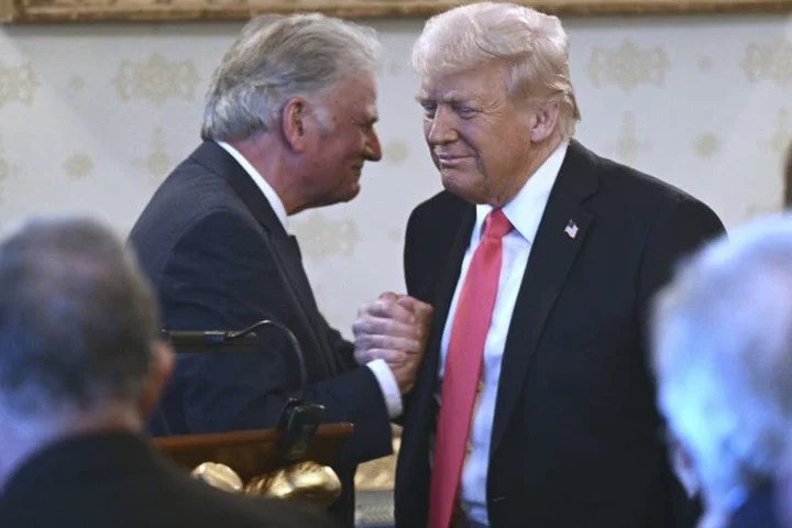 Franklin Graham defends Trump in letter shared on Truth Social after AI ‘Jesus’ image backlash