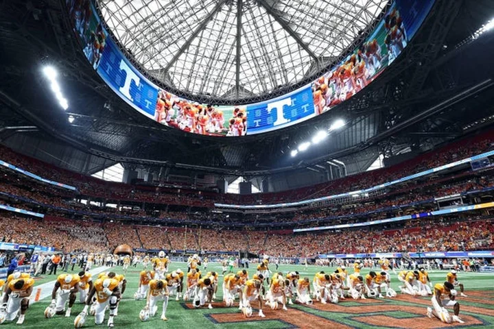 NCAA committee proposal would start college football season one week earlier, beginning in 2027