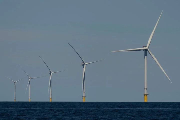 Judge orders turbine manufacturer to stick with Massachusetts offshore wind farm project